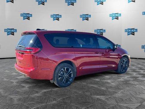 New 2026 Chrysler Pacifica Select AWD/4WD image 5