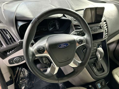 Used 2022 Ford Transit Connect XLT image 18