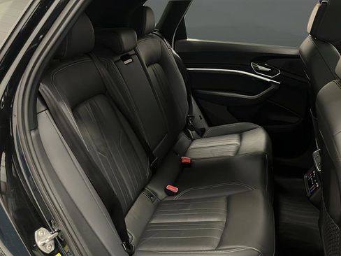 Used 2022 Audi e-tron Premium w/ Towing Package image 25