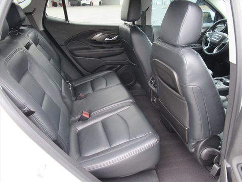 Used 2022 GMC Terrain SLE w/ Driver Convenience Package image 28