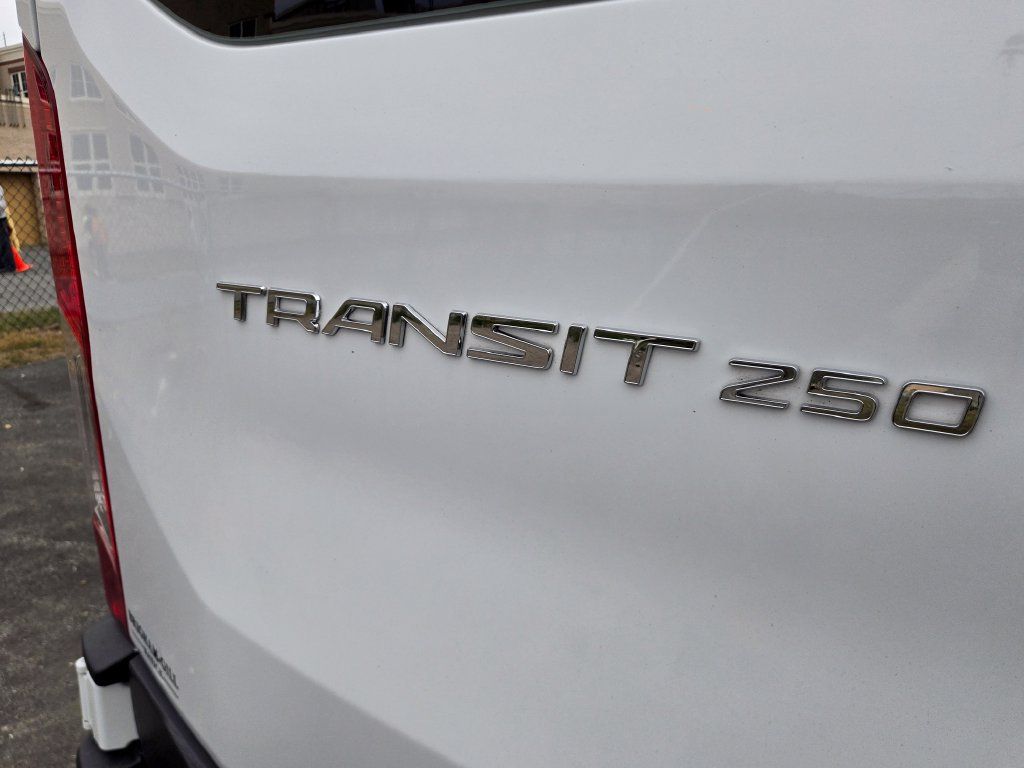 Used 2025 Ford Transit 250 Low Roof w/ Exterior Upgrade Package RWD image 9