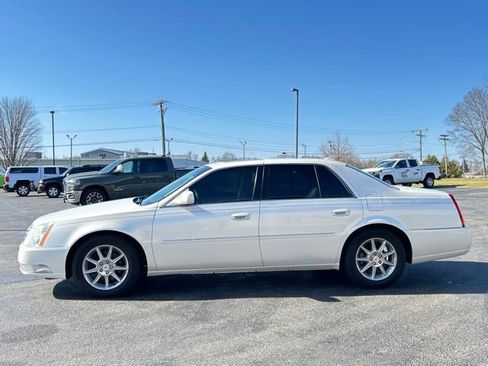 Used 2011 Cadillac DTS Luxury image 4