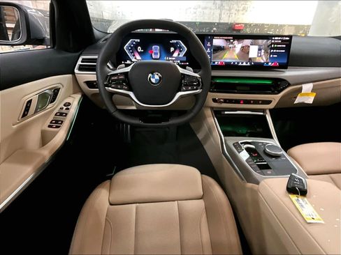 Used 2025 BMW 330i Sedan w/ Premium Package RWD image 8