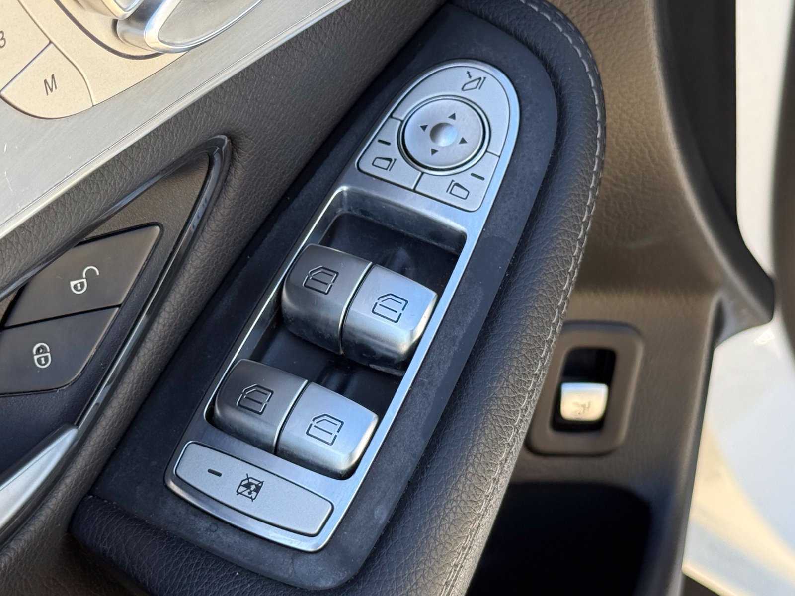 Used 2019 Mercedes-Benz GLC 300 image 23