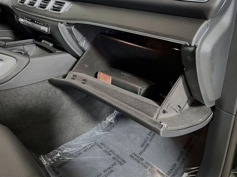 Used 2024 Mercedes-Benz GLE 350 4MATIC w/ AMG Line Exterior image 35