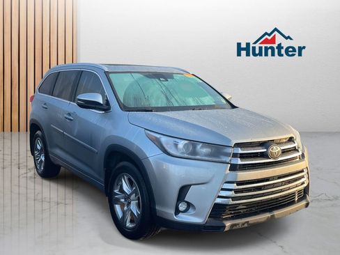 Used 2017 Toyota Highlander Limited image 1