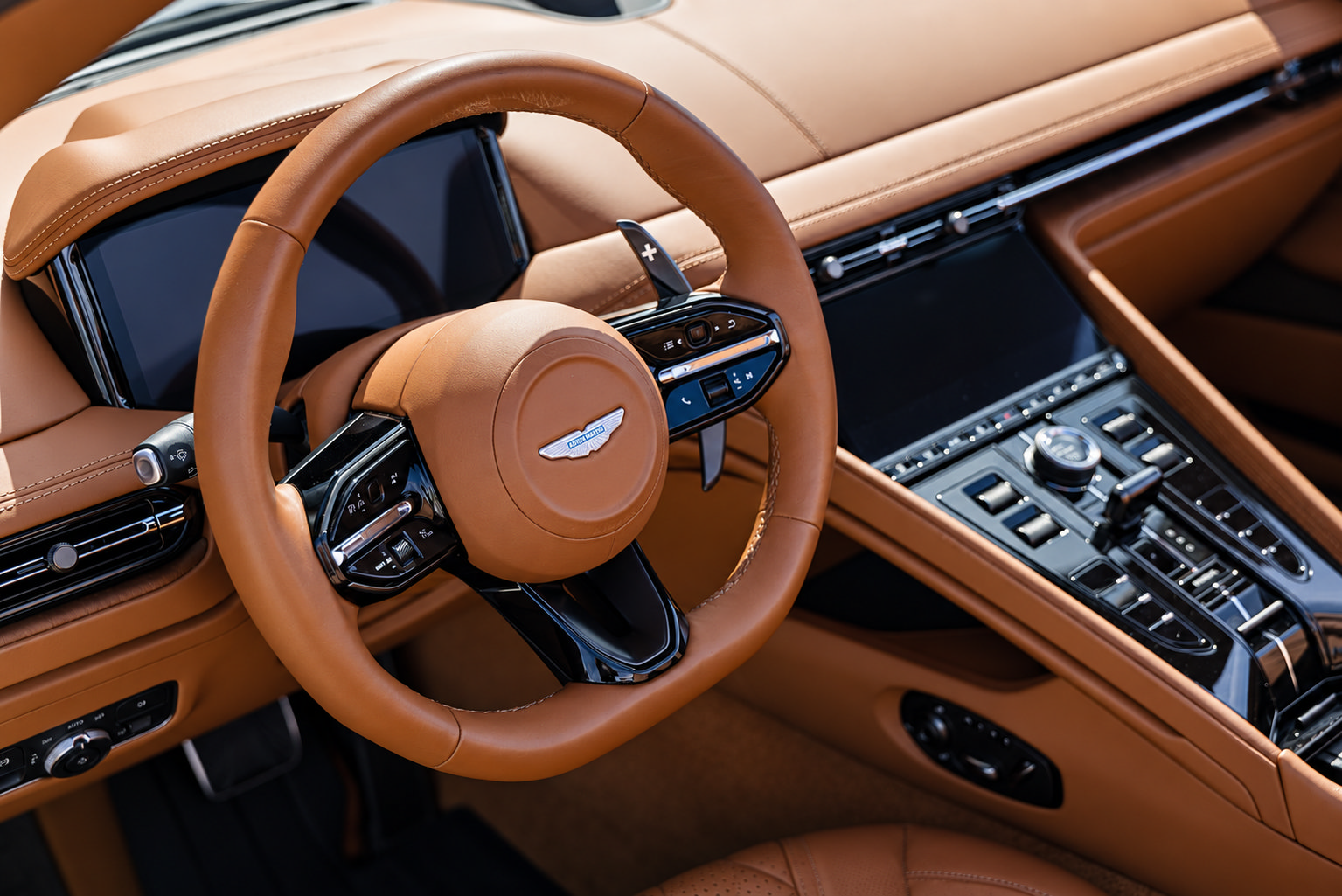 Used 2024 Aston Martin DB12 Convertible RWD image 11