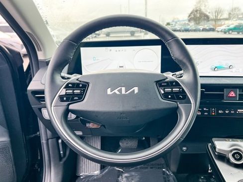Used 2024 Kia EV6 Light image 22