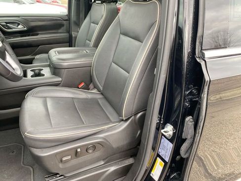 Used 2022 GMC Yukon XL SLT w/ SLT Premium Package image 19