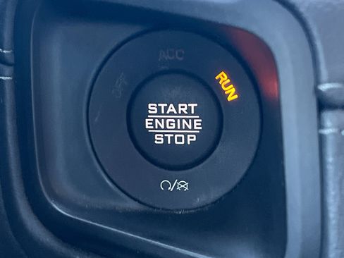 Used 2024 Jeep Wrangler Unlimited Sahara AWD/4WD image 22
