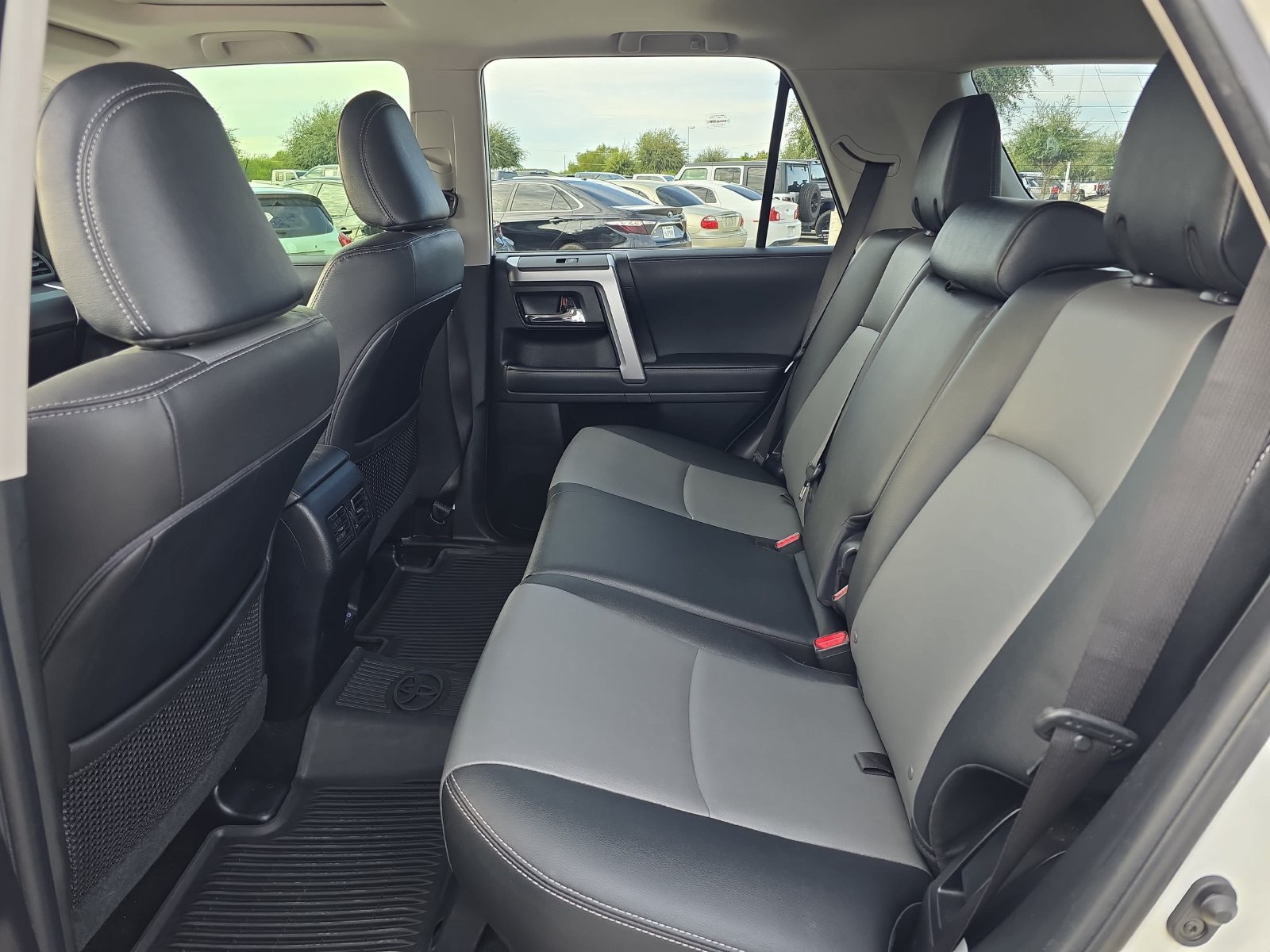 Used 2023 Toyota 4Runner SR5 Premium w/ Moonroof Package RWD image 11