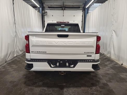 Used 2023 Chevrolet Silverado 1500 Custom image 3