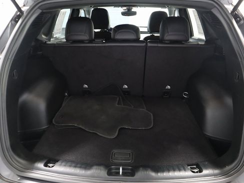 Used 2024 Jeep Compass Latitude image 16