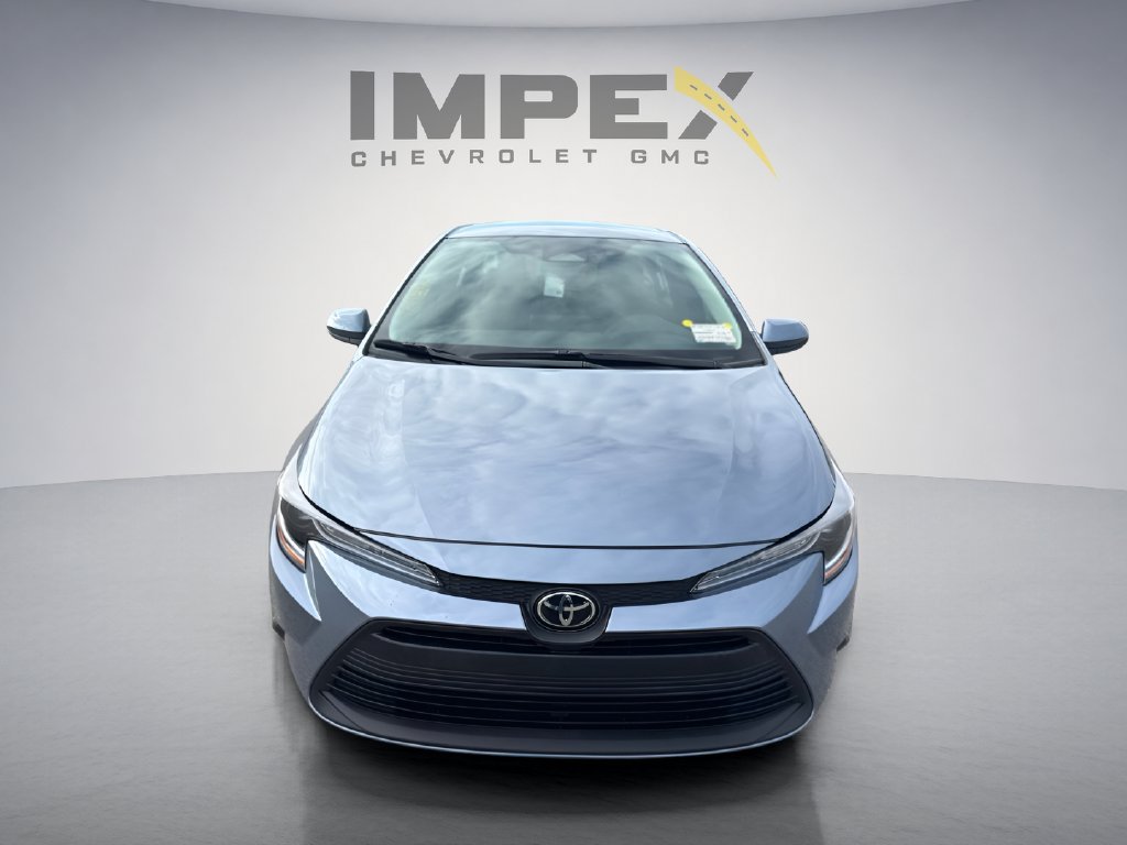 Used 2025 Toyota Corolla LE w/ Convenience Package FWD image 8