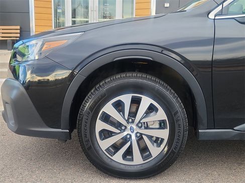 Used 2022 Subaru Outback Premium image 6