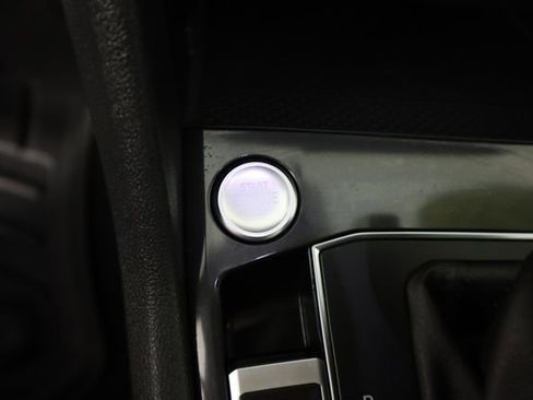 Used 2020 Volkswagen Tiguan SE w/ Panoramic Sunroof Package image 47