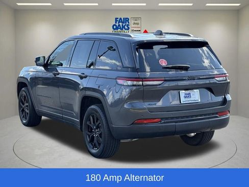 Certified 2025 Jeep Grand Cherokee Altitude AWD/4WD image 10