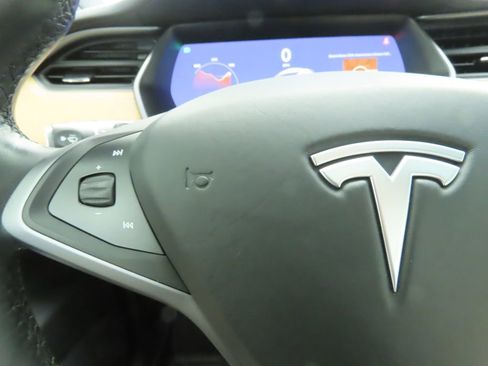 Used 2021 Tesla Model X Performance image 11