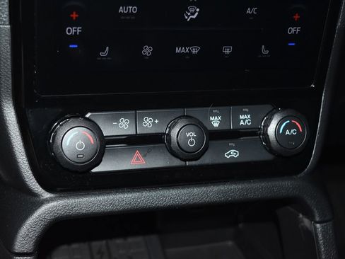 Used 2025 Ford Ranger XLT w/ Equipment Group 301A High image 11