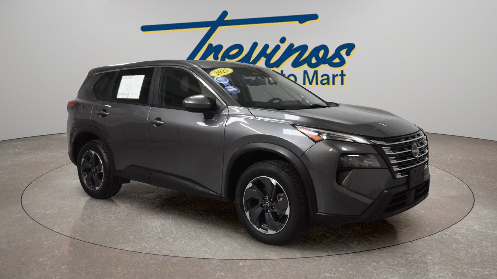 Used 2024 Nissan Rogue SV FWD image 1