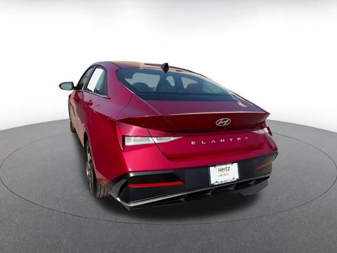 Used 2025 Hyundai Elantra SEL image 10