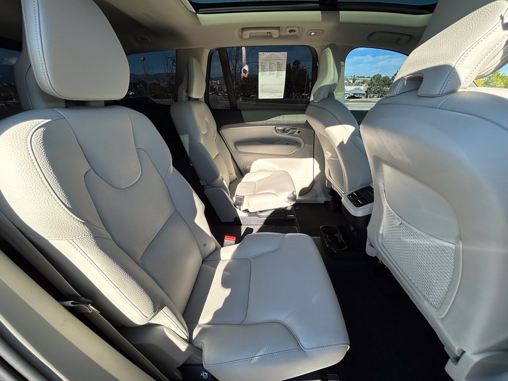 Used 2024 Volvo XC90 B6 Plus AWD/4WD image 28