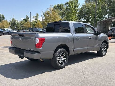 Used 2024 Nissan Titan SV AWD/4WD image 13