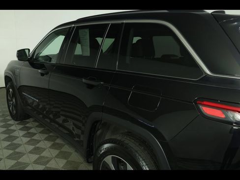 Used 2023 Jeep Grand Cherokee 4WD 4xe image 19