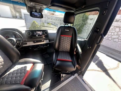 Used 2020 Mercedes-Benz Sprinter 3500 image 40
