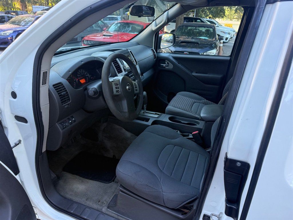 Used 2018 Nissan Frontier SV AWD/4WD image 10