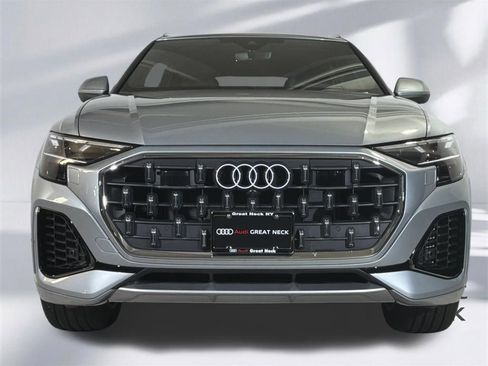 Used 2025 Audi Q8 Premium w/ Convenience Package AWD/4WD image 24
