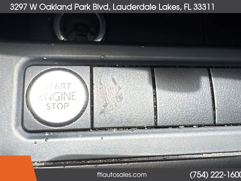 Used 2011 Volkswagen Jetta SEL image 52