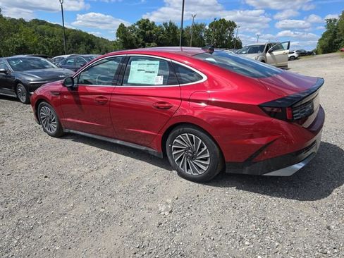 New 2025 Hyundai Sonata SEL image 3