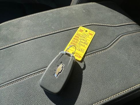 Used 2021 Chevrolet Traverse LT w/ LT Premium Package AWD/4WD image 8