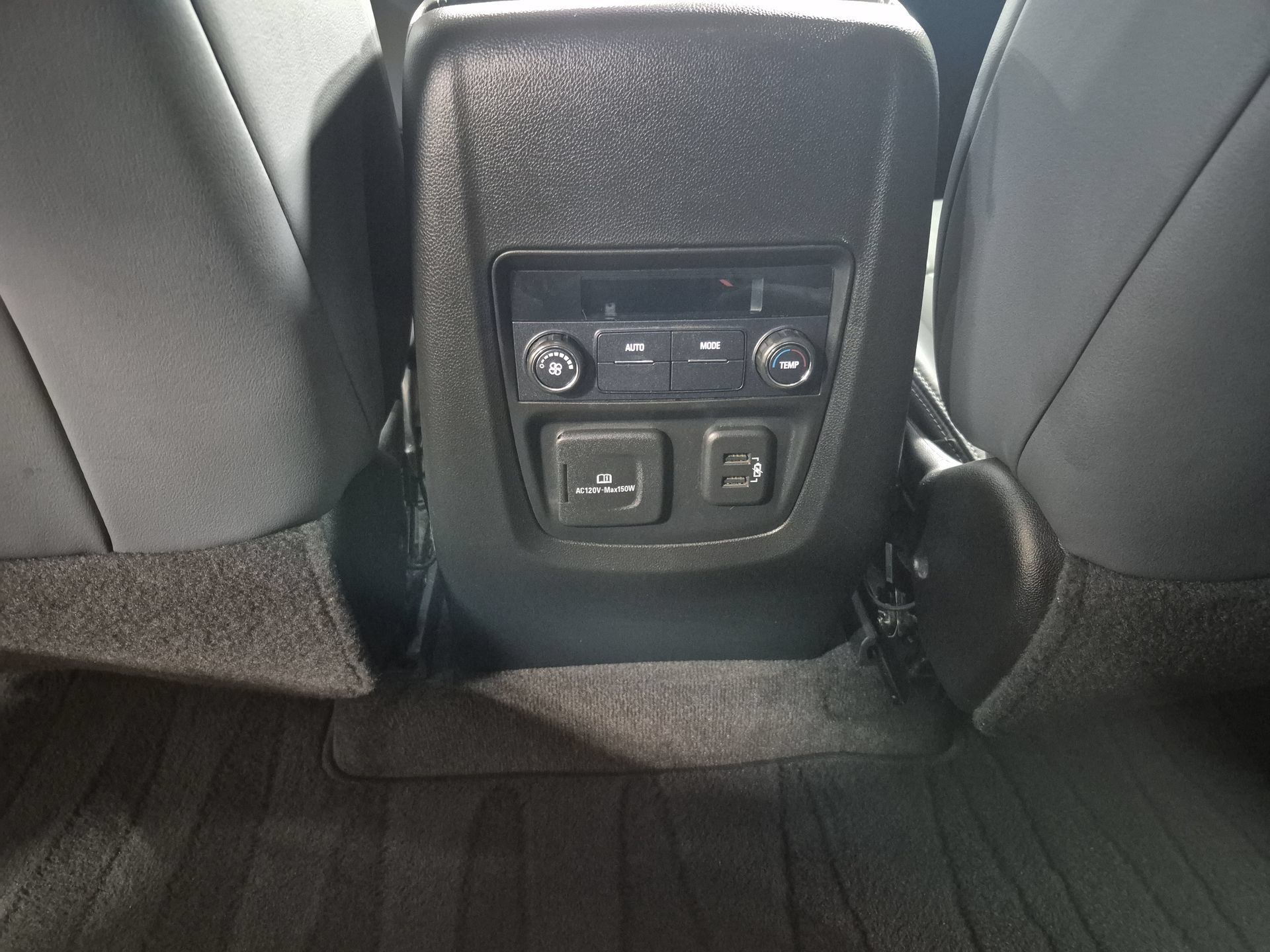 Used 2019 Buick Enclave Essence AWD/4WD image 22