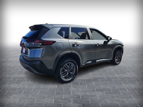 Used 2023 Nissan Rogue S image 5