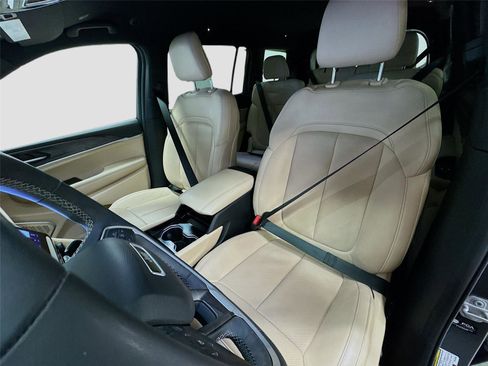 Used 2023 Jeep Grand Cherokee L Limited w/ Luxury Tech Group II image 21