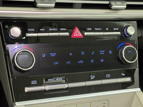 Used 2024 Hyundai Santa Fe SEL image 32