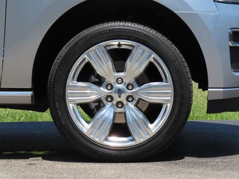 Used 2023 Ford Expedition Platinum AWD/4WD image 13