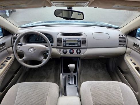 Used 2004 Toyota Camry FWD image 19