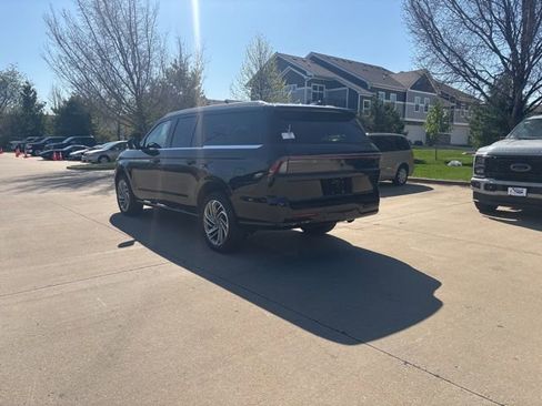 New 2026 Lincoln Navigator L Reserve AWD/4WD image 11