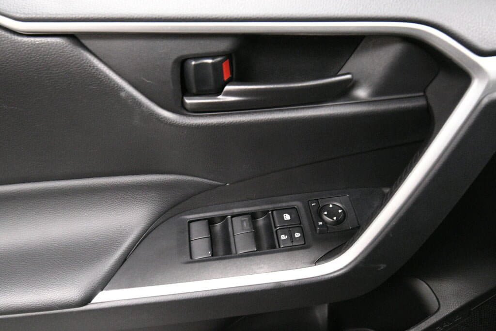 Certified 2025 Toyota RAV4 LE AWD/4WD image 11