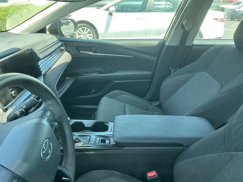 Used 2025 Toyota Camry LE image 9