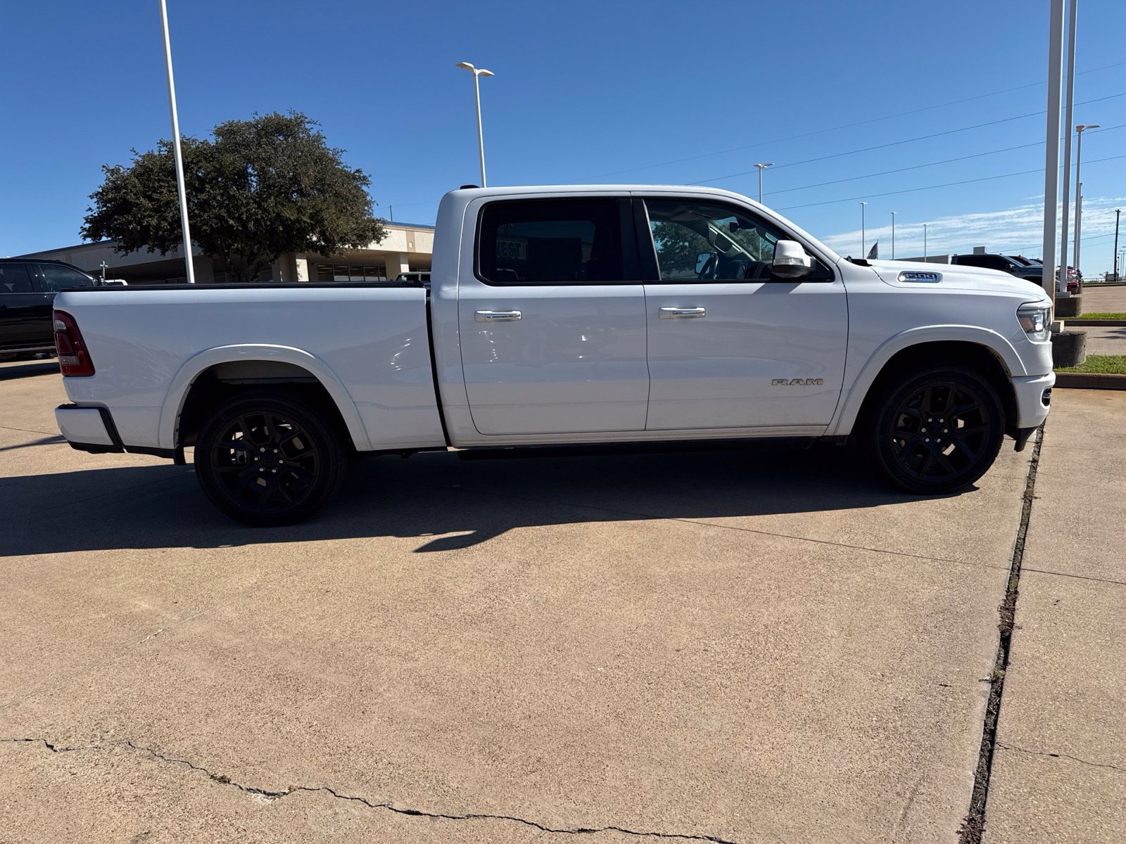 Used 2022 RAM 1500 Laramie AWD/4WD image 8