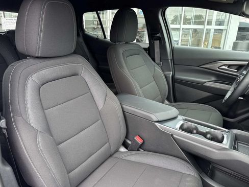 Used 2026 Chevrolet Equinox EV LT w/ Comfort Package FWD image 11