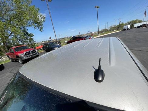 Used 2004 Chevrolet Avalanche Z71 w/ Preferred Equipment Group AWD/4WD image 10