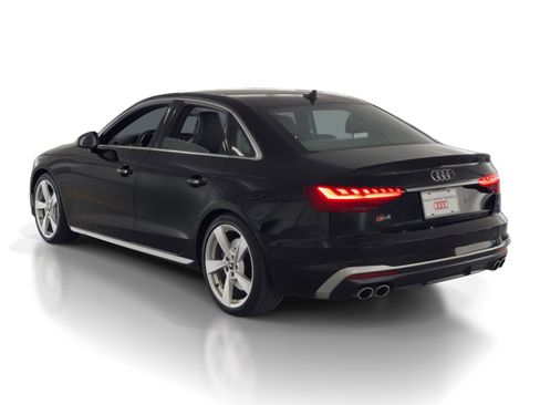 Used 2024 Audi S4 Premium image 3
