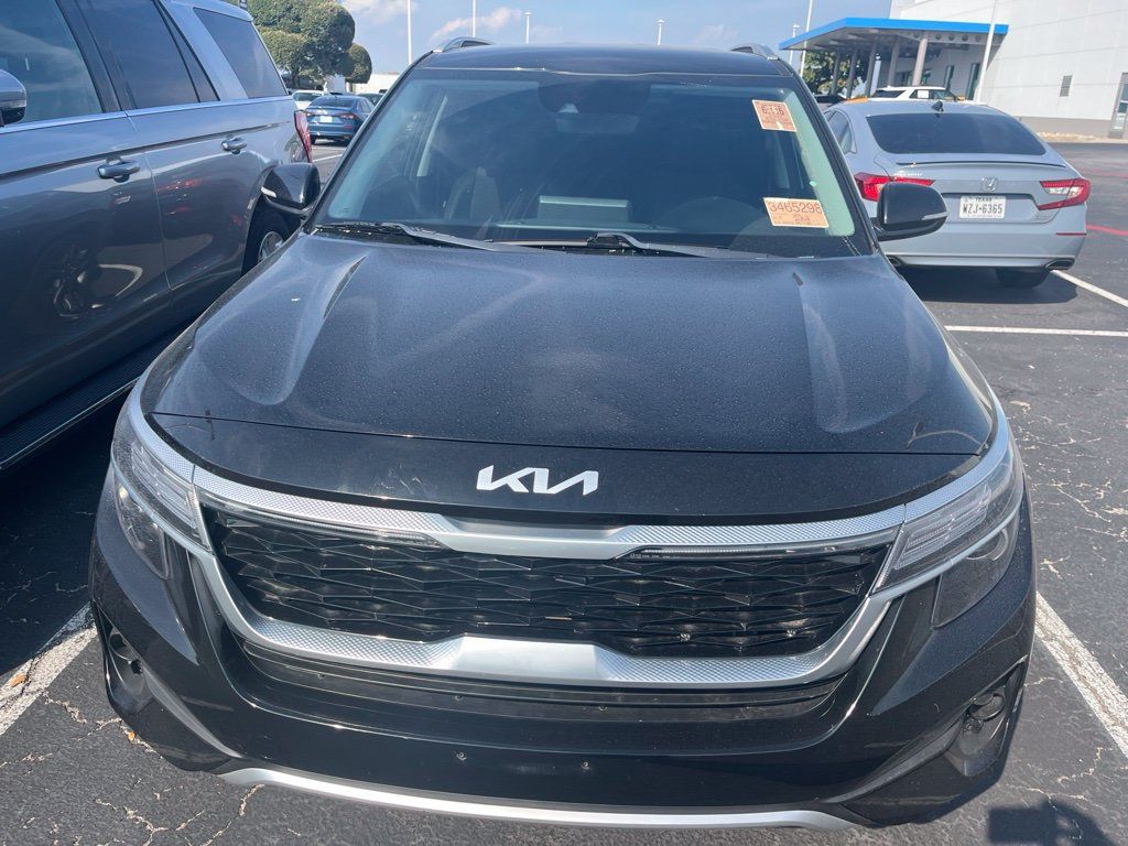 Used 2022 Kia Seltos S FWD image 2