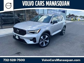 Certified 2025 Volvo XC40 B5 Plus AWD/4WD video 1