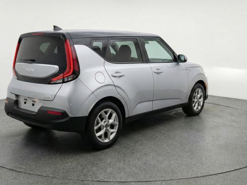 Used 2025 Kia Soul LX w/ LX Technology Package image 9